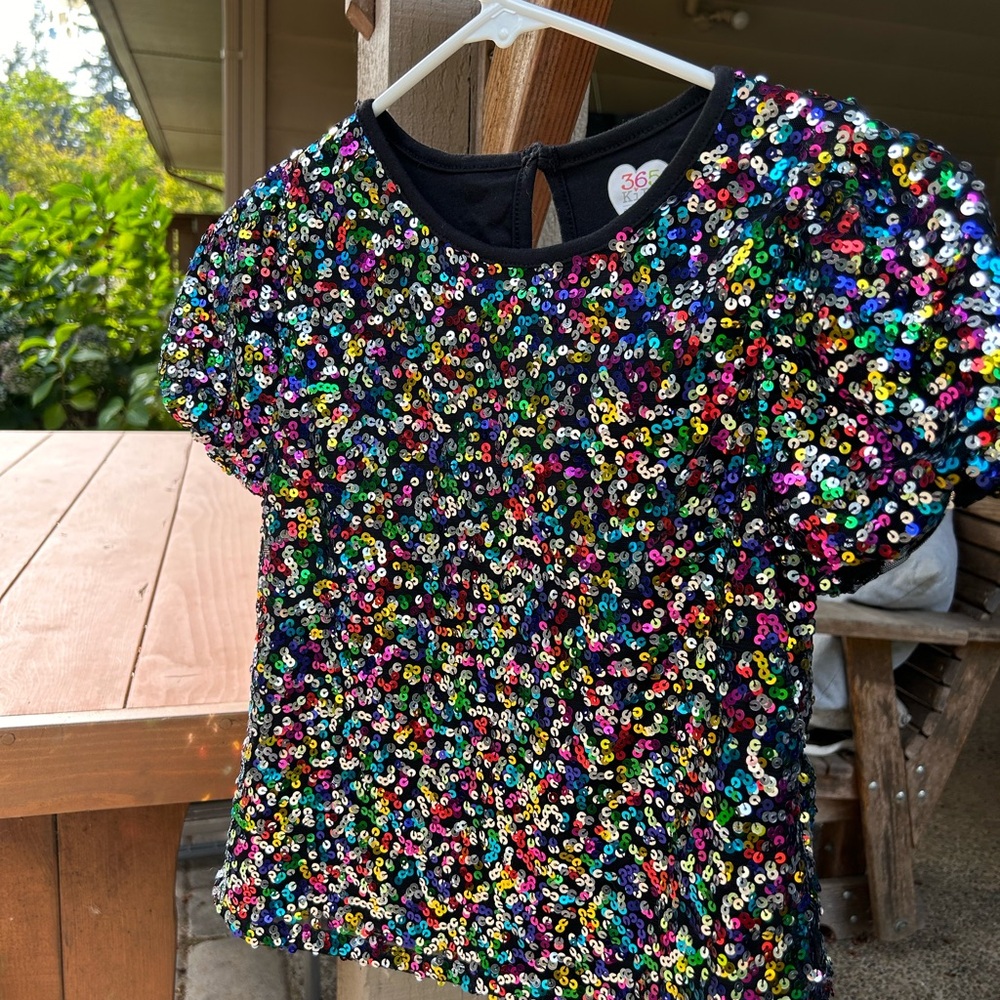 Garanimal 365 kids Sequence top Girls sz 8. Multi Color sequence glittering